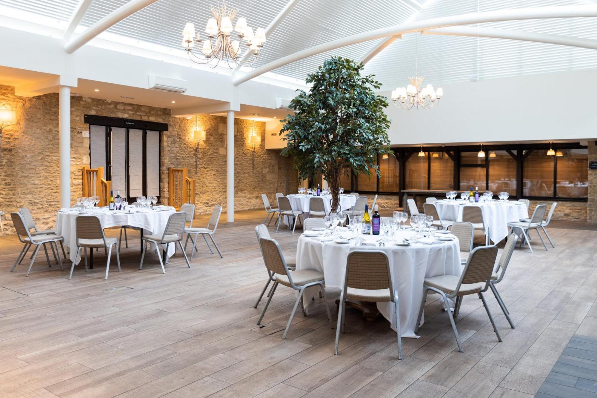 Hotel Voco Oxford Thames By Ihg 4*